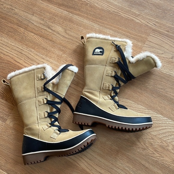 + nwot + SOREL Winter Boots - Picture 2 of 7